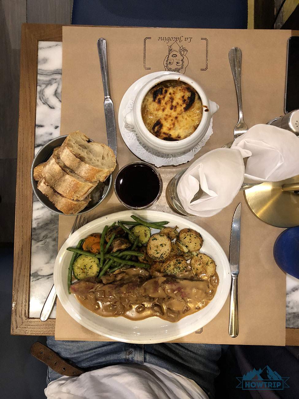 Еда в Ресторане La Jacobine в Париже