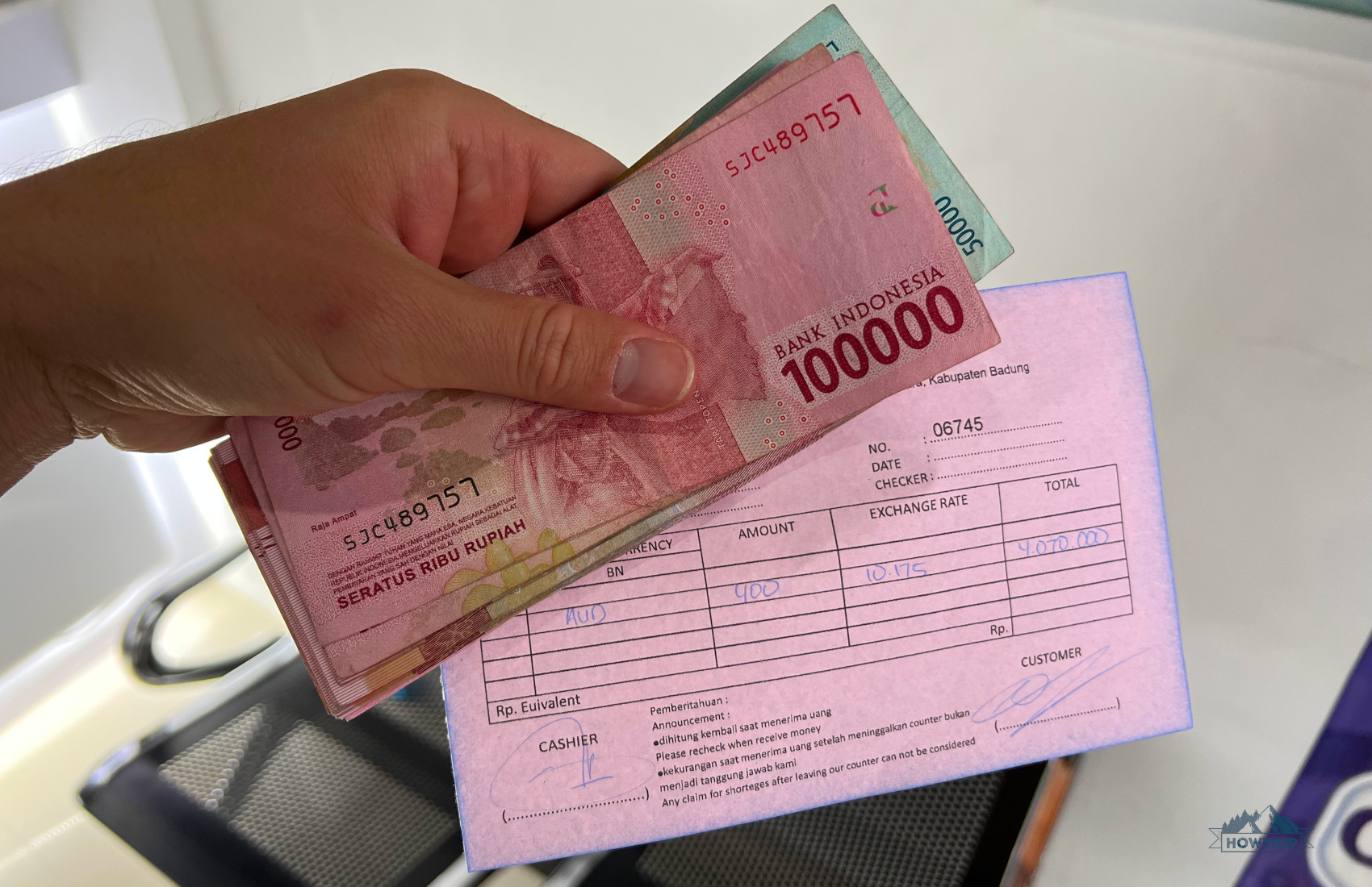 Обмен валюты на Бали