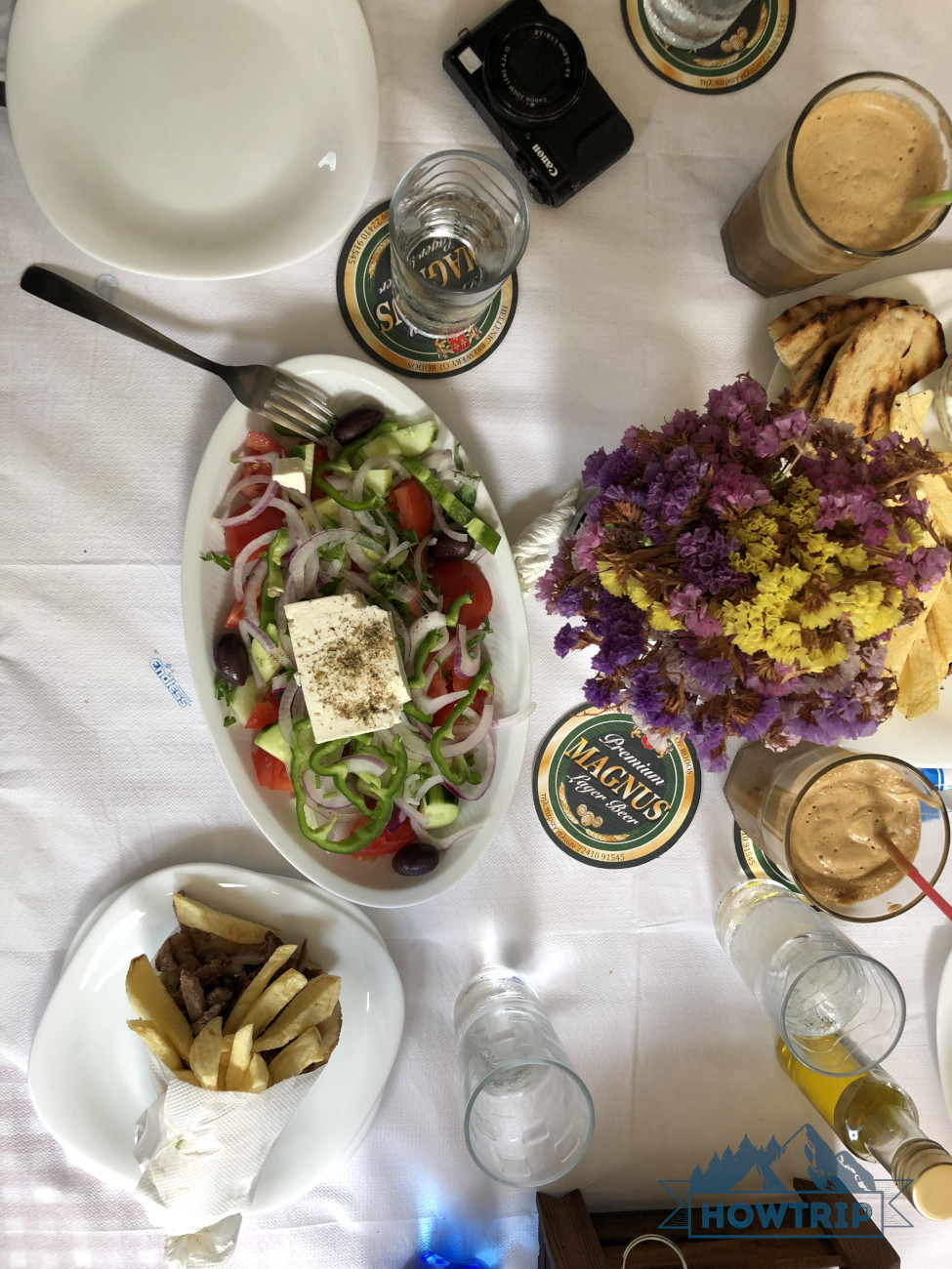 Греческий салат и Гирос на Родосе