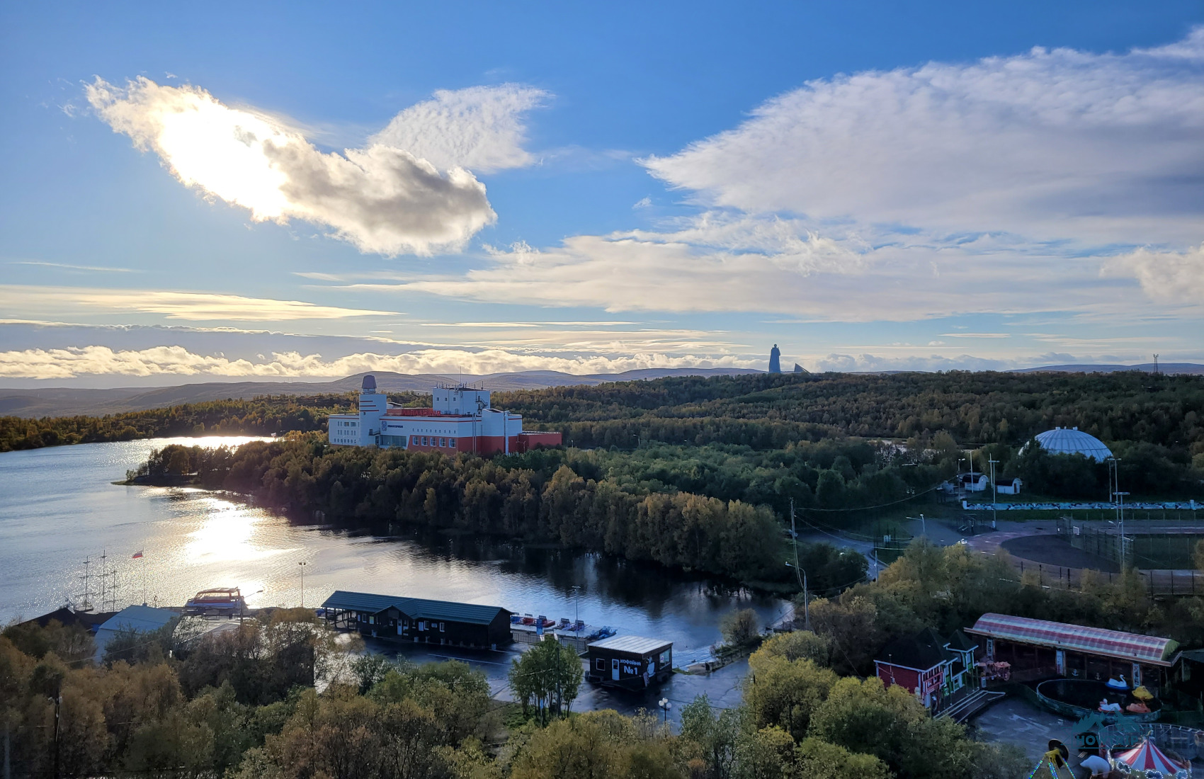 Мемориал Защитникам Заполярья вид с колеса Мемориал Защитникам Заполярья вид с колеса