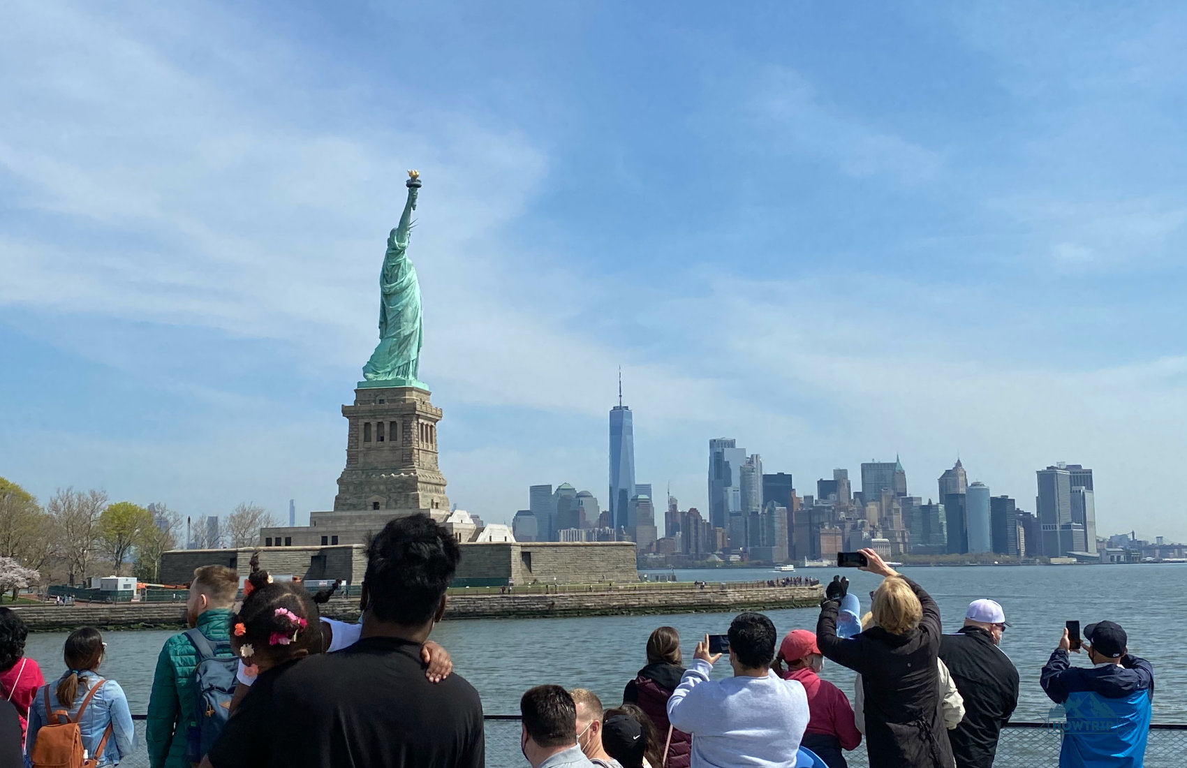 Статуя Свободы и вид на Нью-Йорк