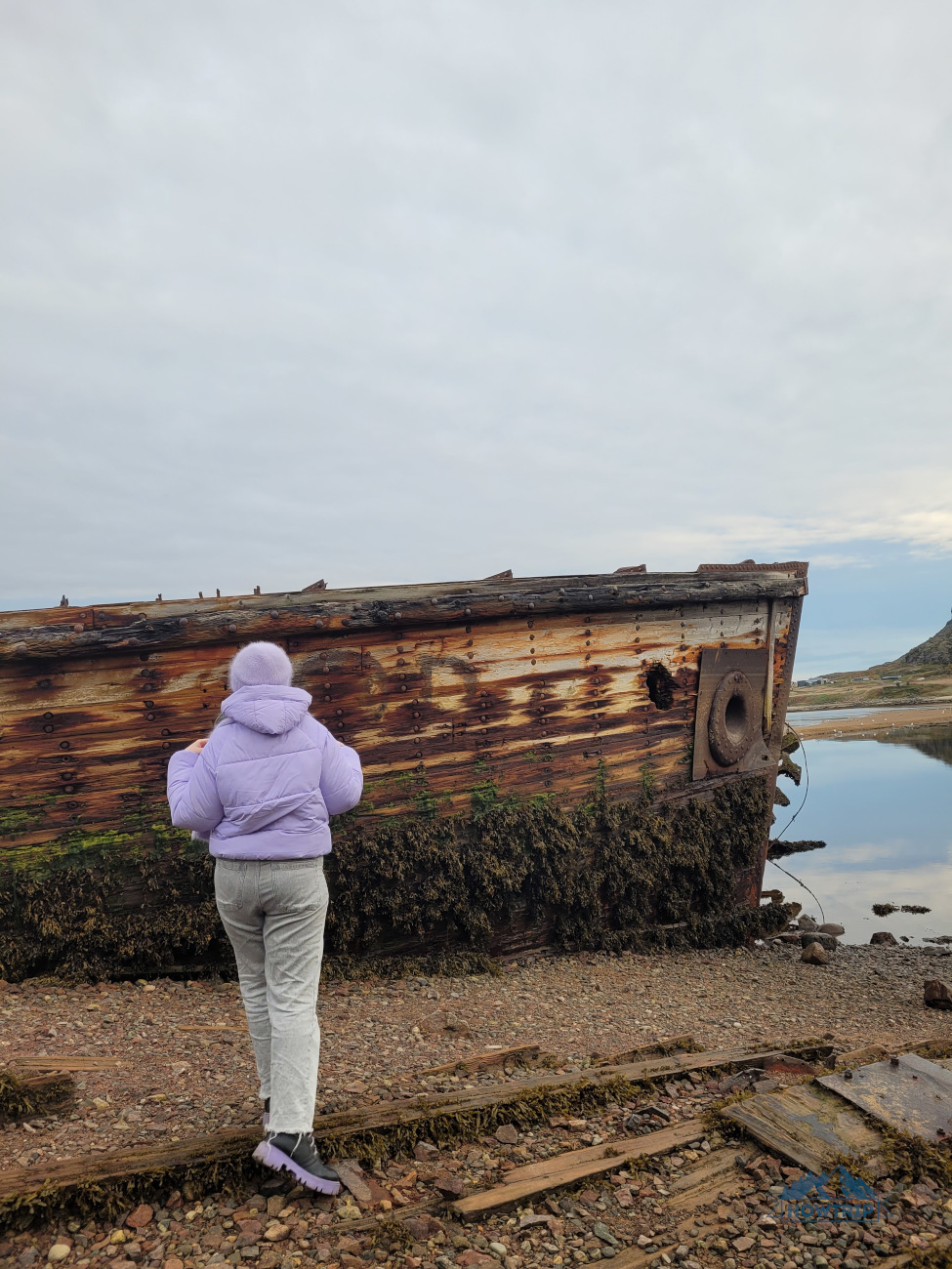 Териберка и корабль