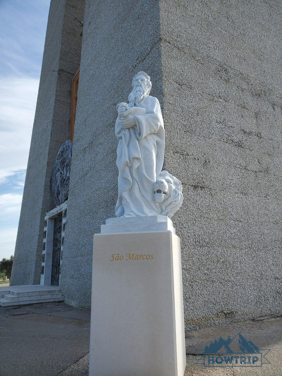 У статуи Христа в Лиссабоне