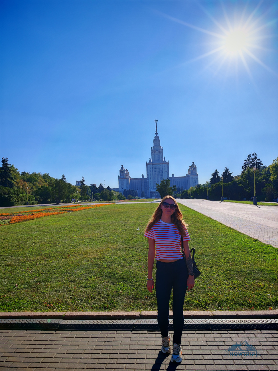 площадь перед МГУ