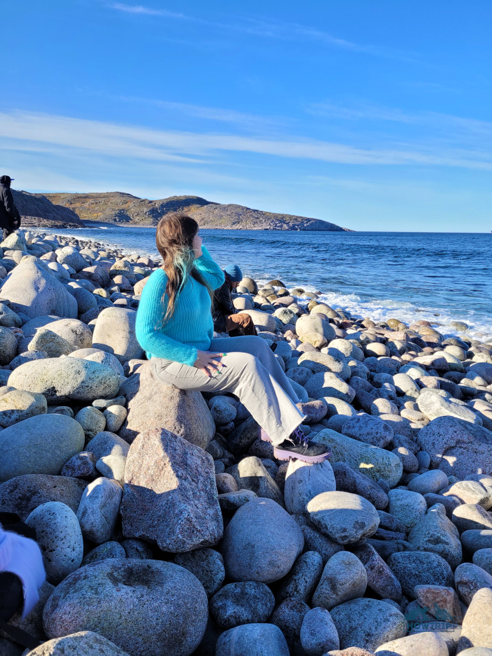 пляж с камнями в Териберке