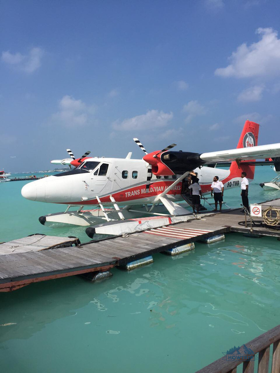 Самолеты (трансфер до отелей) на Мальдивах