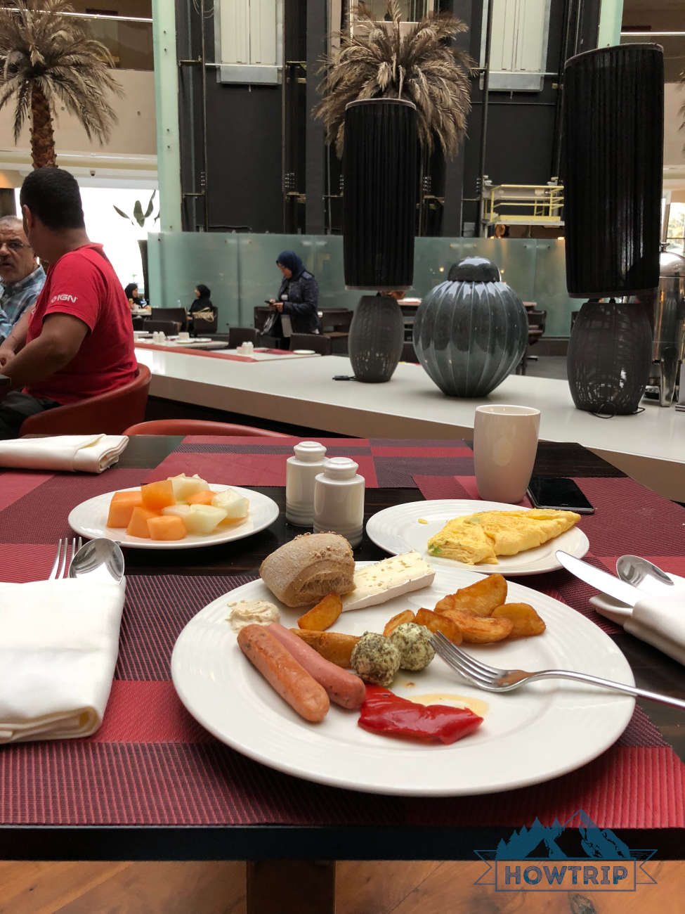 Наш завтрак в отеле Centro Sharjah