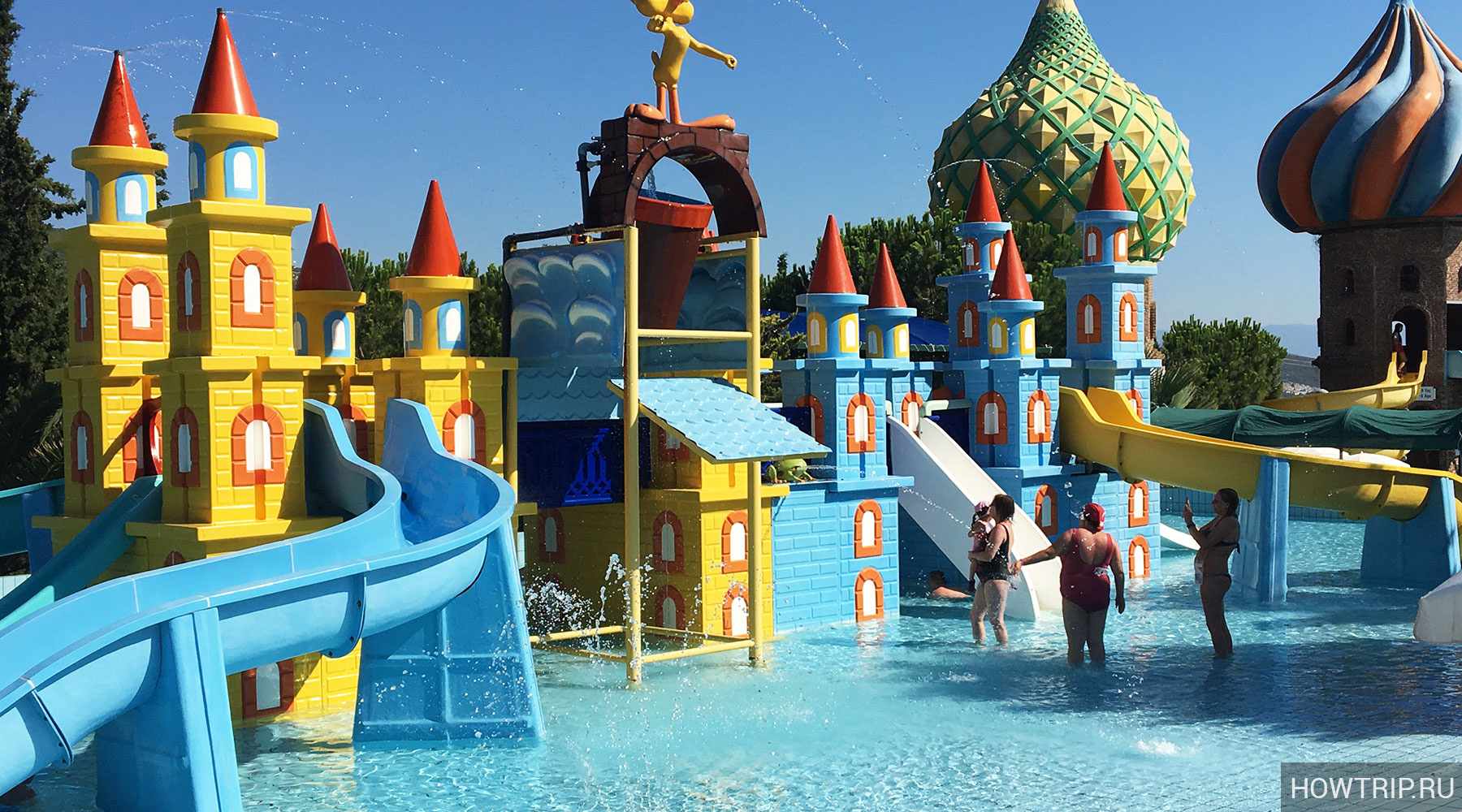В Москве и окрестностях насчитывается 7 аквапарков с песком