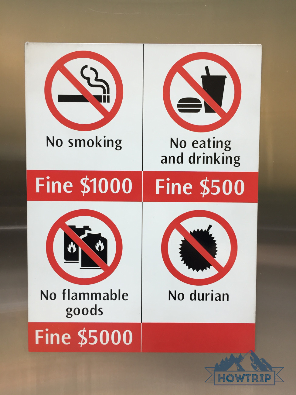 Запрщено в аэропорту Тайланда
