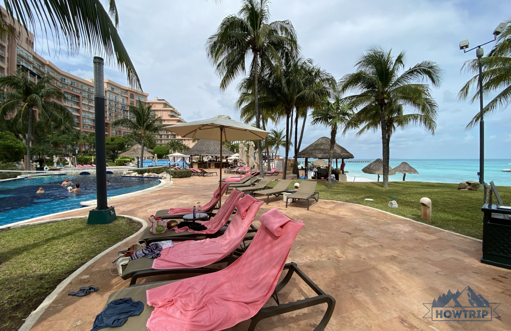 Пляжная территория Grand Fiesta Americana Coral Beach Cancun Resort & Spa