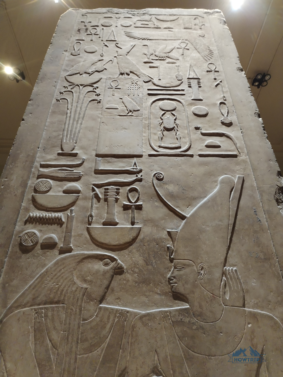иероглифы на стене в каирском музее
