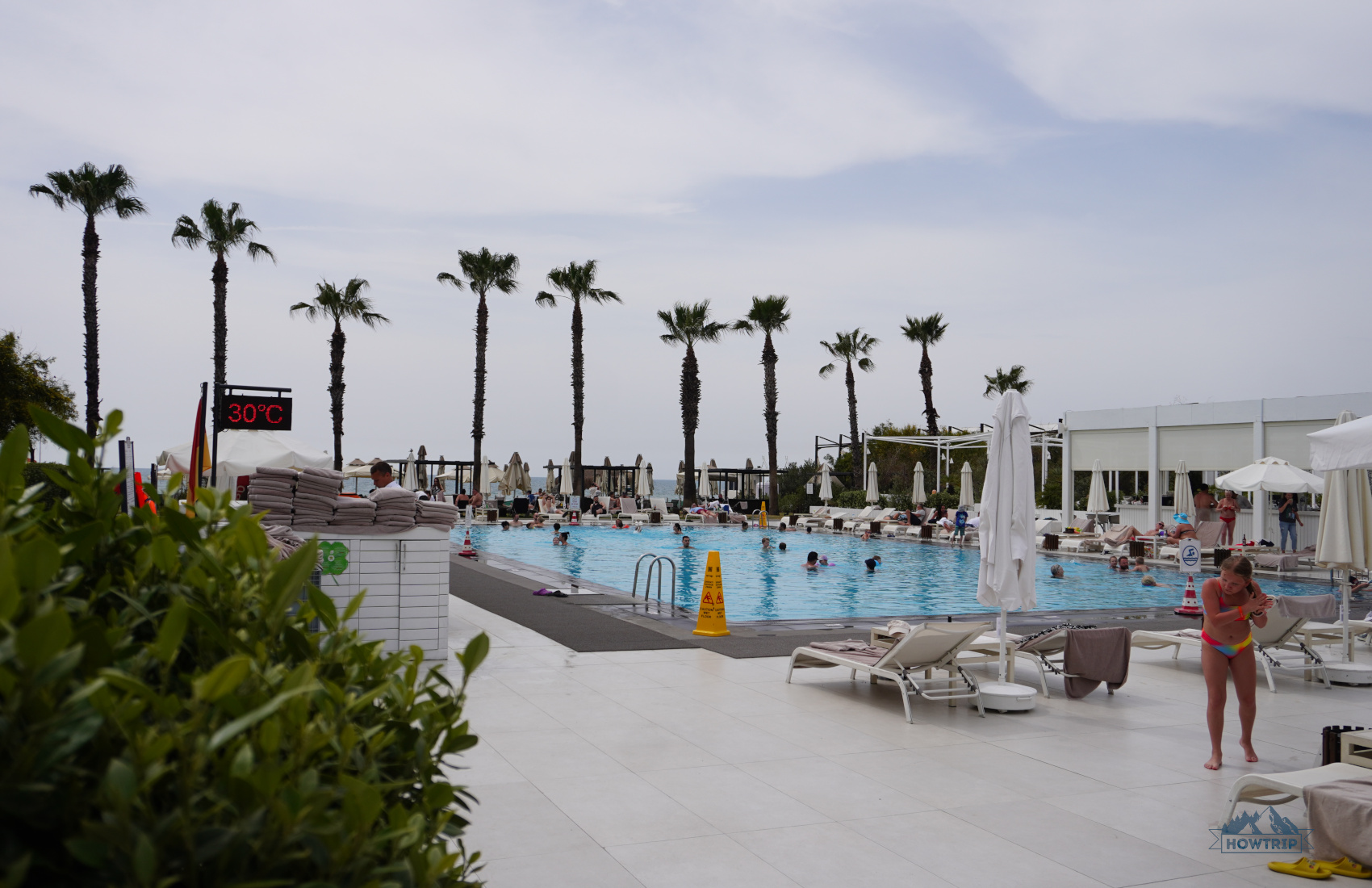 подогреваемый бассейн в отеле Турции Voyage Belek 