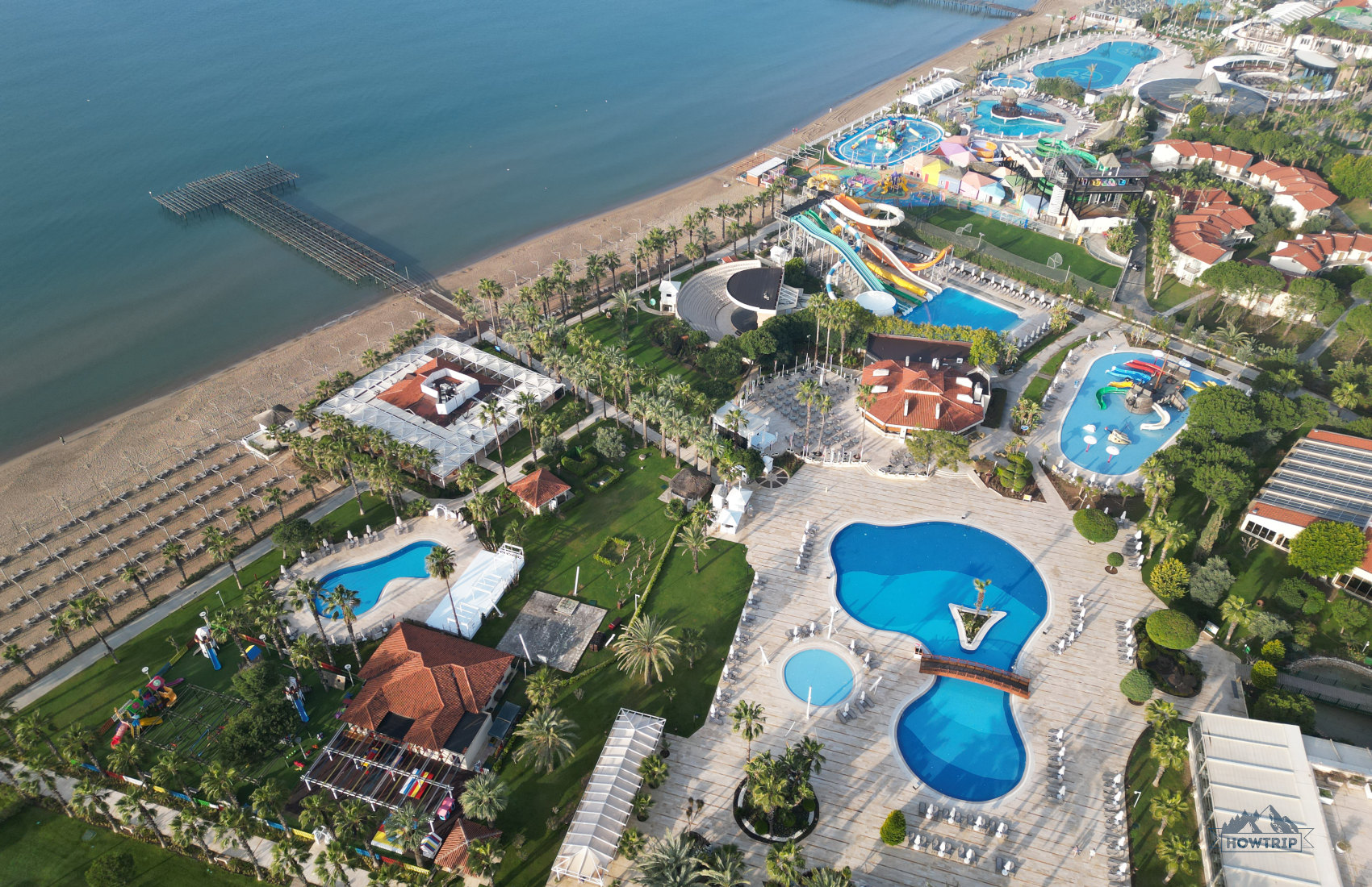 вид с дрона на отель Bellis Deluxe