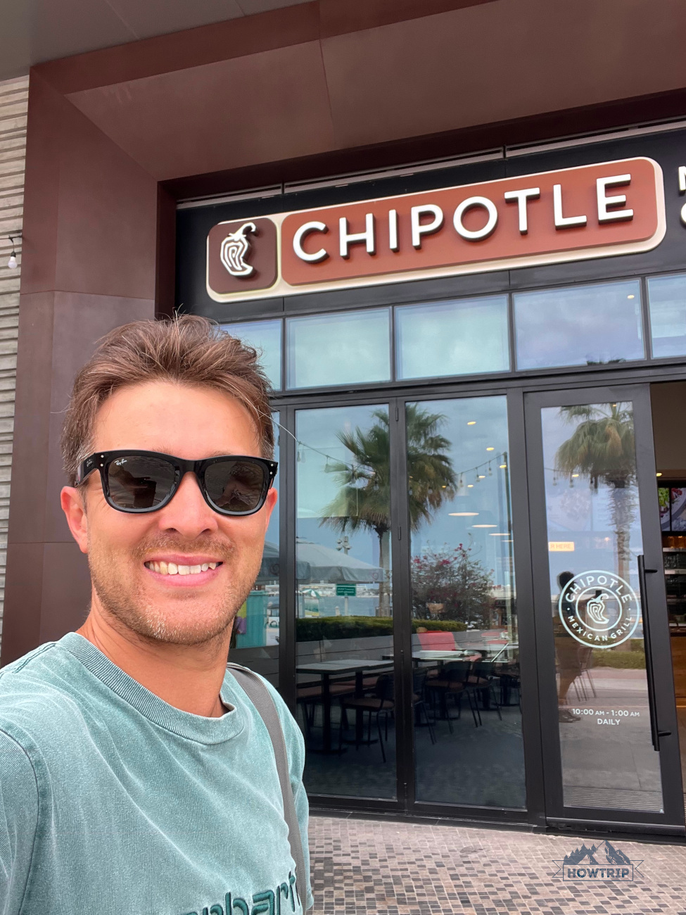 Chipotle в Дубае