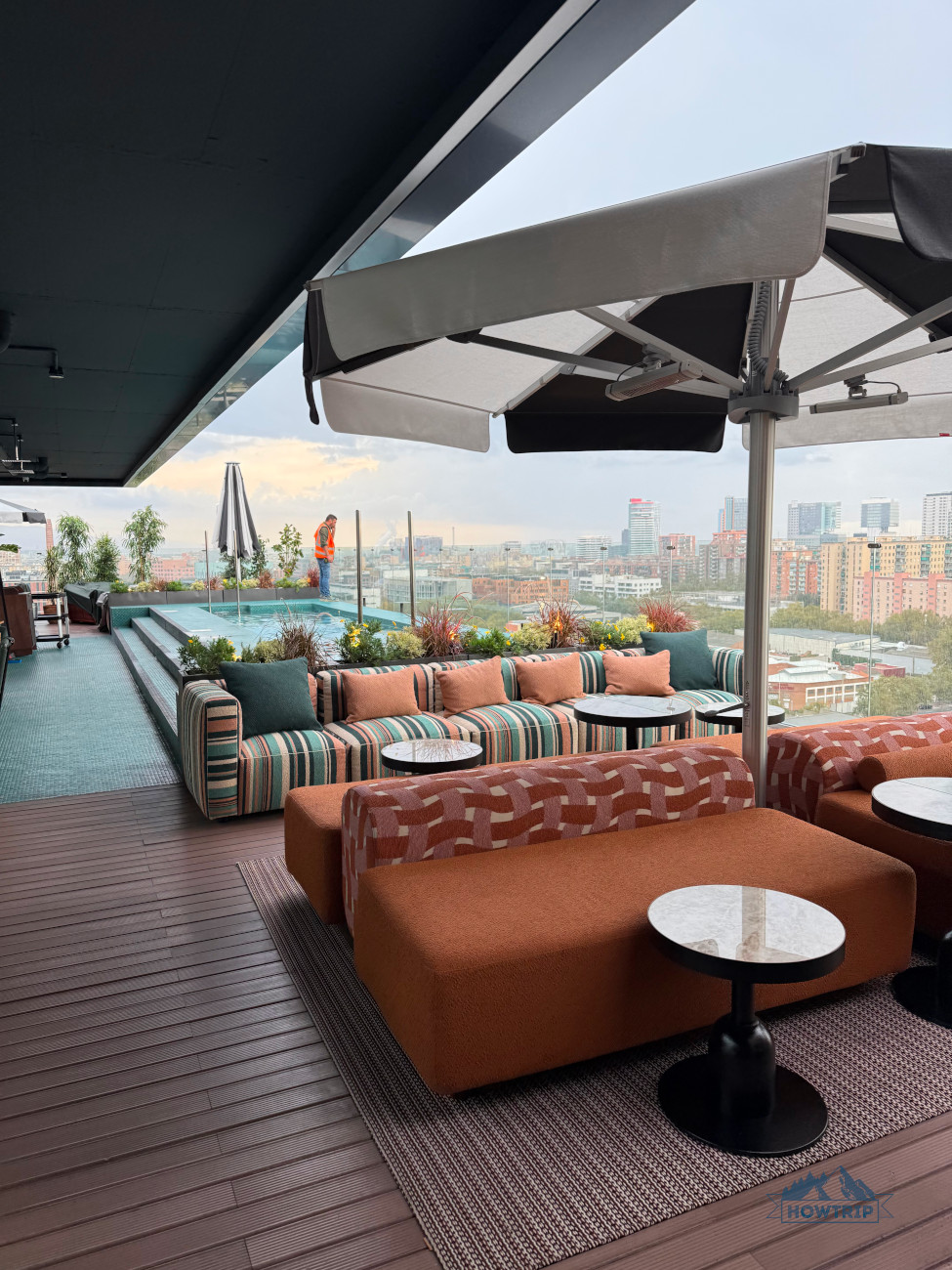 the social hub барселона бассеин на крыше