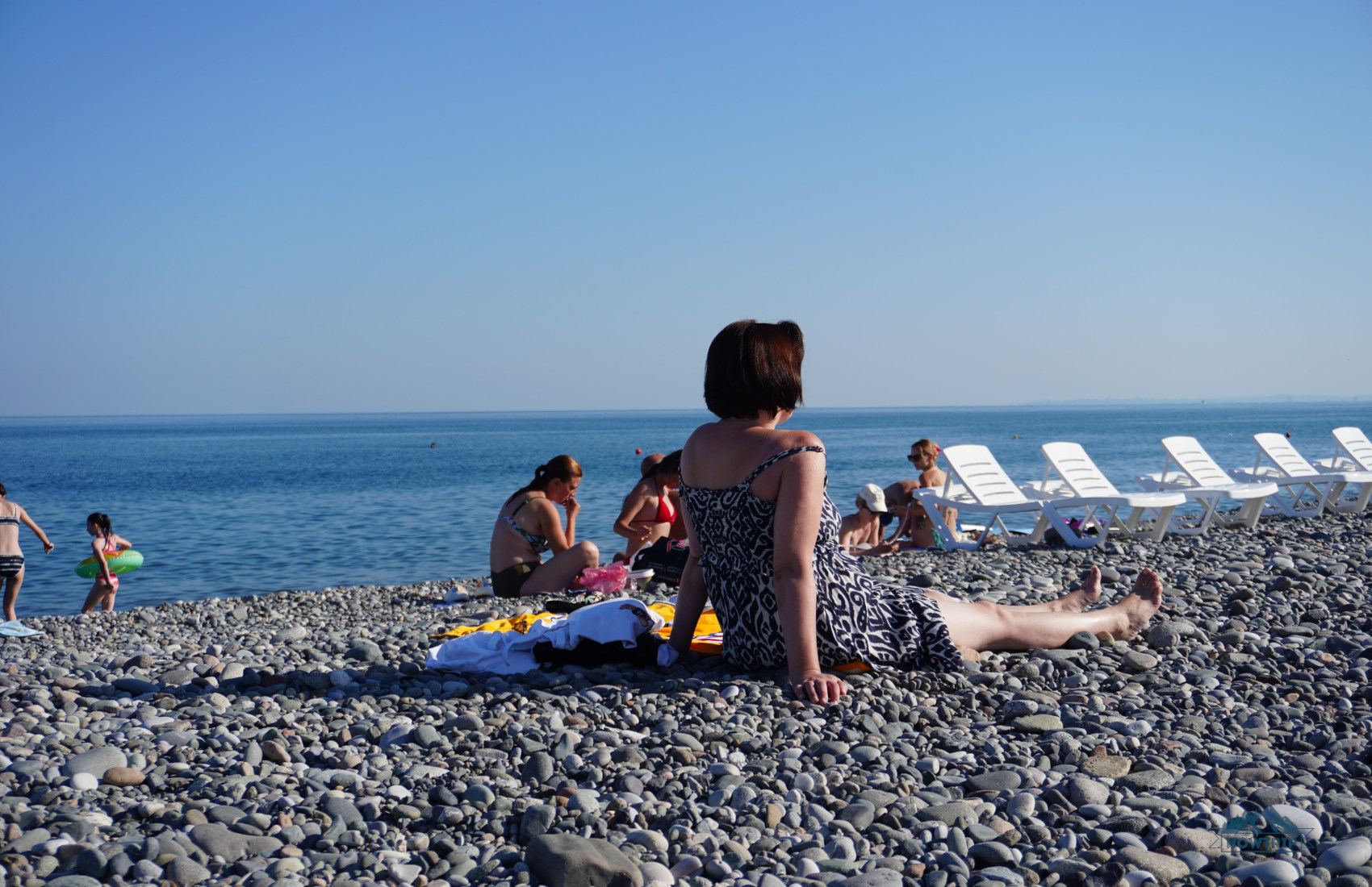 пляж в Батуми с галькой