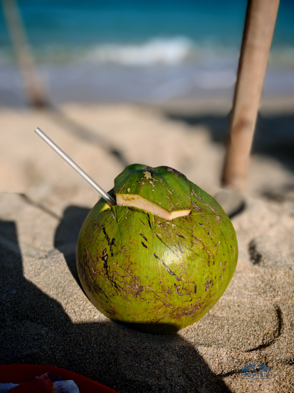 кокос на пляже Бай Дай