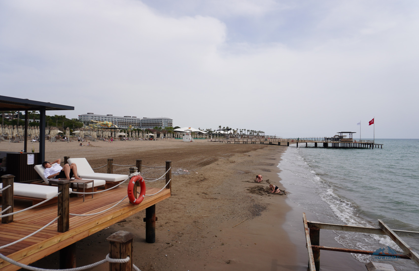 пляж и пирс отеля Voyage Belek пляж и пирс отеля Voyage Belek